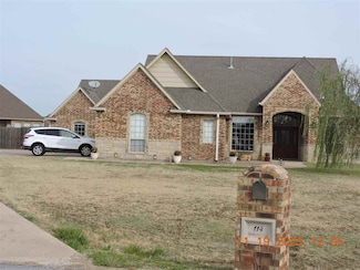 114 NW Sandy Trail Cir, Lawton, OK 73505