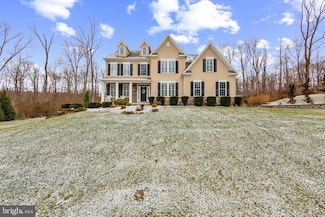 2294 Wooded Creek Cir, Perkiomenville, PA 18074