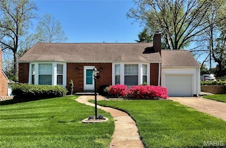 1010 Briarton Dr, Saint Louis, MO 63126