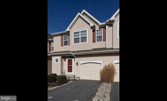 233 Mullen Dr, Avondale, PA 19311