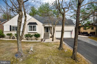 222 Fairway Cir, Cross Junction, VA 22625