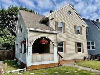 2109 Military St, Port Huron, MI 48060