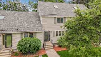 48 Eastmeadow Way, Manchester, NH 03109