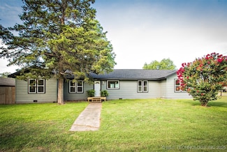 513 W Main St, Calera, OK 74730