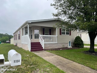 1104 Sycamore Ct, Whiting, NJ 08759