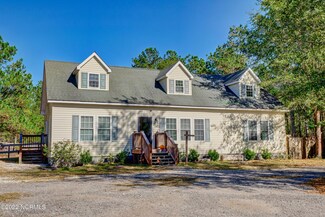 250 Fern Ln, Maple Hill, NC 28454