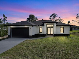 2815 32nd St W, Lehigh Acres, FL 33971