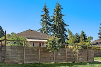 209 N 90th St, Seattle, WA 98103