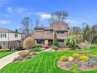 2698 Bethel Crest Dr, Bethel Park, PA 15102