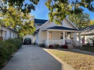 609 N High St, Newton, KS 67114