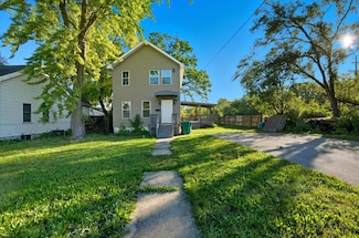 804 Richards St, Joliet, IL 60433