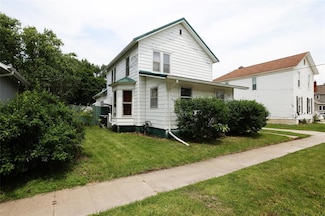 615 11th St, Boone, IA 50036