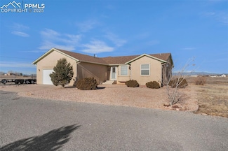 613 E Earl Dr, Pueblo, CO 81007