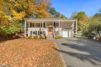 326 Runnymede Rd, Essex Fells, NJ 07021