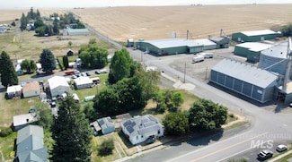 709 Oak St, Nezperce, ID 83543