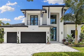 850 10th St N, Naples, FL 34102