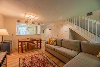 13804 Riverside Townhouses Rd Unit 4, Manchester, VT 05255