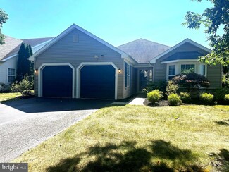 19 Sandhurst Rd, Lakewood, NJ 08701