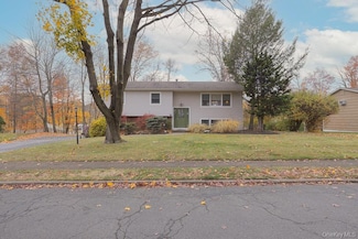 8 Durant Rd, New City, NY 10956