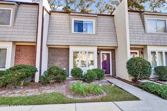512 Cobblestone Dr, Wilmington, NC 28405