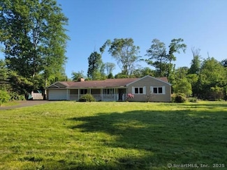 159 Tom Swamp Rd, Hamden, CT 06518