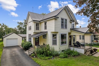 305 S Main St, Cochrane, WI 54622