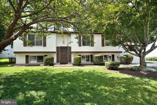 10822 Verde Vista Dr, Fairfax, VA 22030