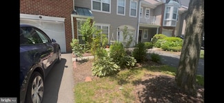 9 Henry Ct, Plainsboro, NJ 08536