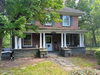 906 Hudson St, Hawley, PA 18428