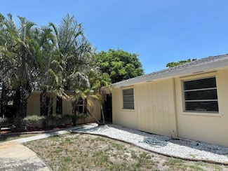 2514 Gertrude Dr, Lake Worth, FL 33462