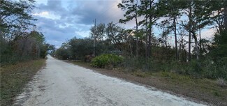 6673 W Merrivale Ln, Homosassa Springs, FL 34446