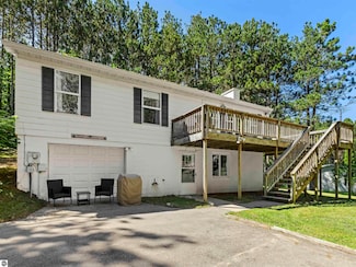1122 Pilgrim Hwy, Frankfort, MI 49635