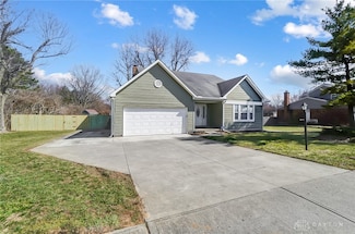 1422 Possum Run Ct, Dayton, OH 45440