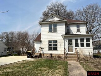 315 E 2nd St, Blue Earth, MN 56013
