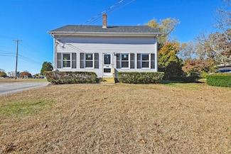 362 Market St, Warren, RI 02885