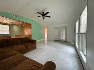 794 Bruce Ave, Defuniak Springs, FL 32435