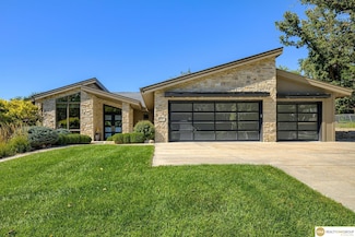 21854 Hillandale Rd, Omaha, NE 68022