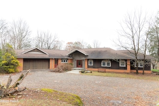 101 Golf Hill Rd, Honesdale, PA 18431