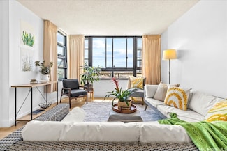 750 Kaheka St Unit 702, Honolulu, HI 96814