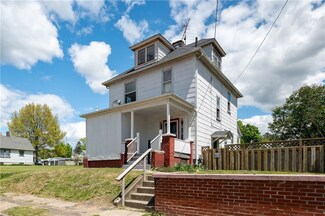 1107 Emerson Ave, Farrell, PA 16121