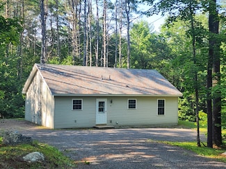 39 Pond Rd, New Gloucester, ME 04260