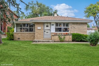 7502 Davis St, Morton Grove, IL 60053