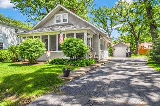 3019 Crescent Ave, McHenry, IL 60050