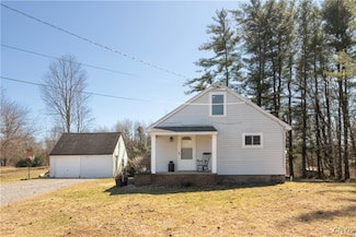2464 Lamson Rd, Phoenix, NY 13135