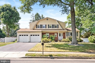 9 Deacon Dr, Trenton, NJ 08619