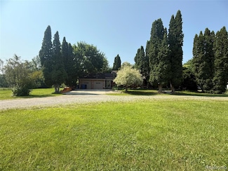 6715 Elizabeth Lake Rd, Waterford, MI 48327
