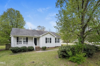 1499 Smokey Mountain Dr, Zebulon, NC 27597