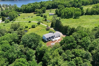 154 West St, Barton, VT 05822