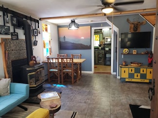 139 3rd Ave, Gloversville, NY 12078