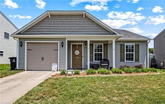 5967 Odenton Ln, Pfafftown, NC 27040